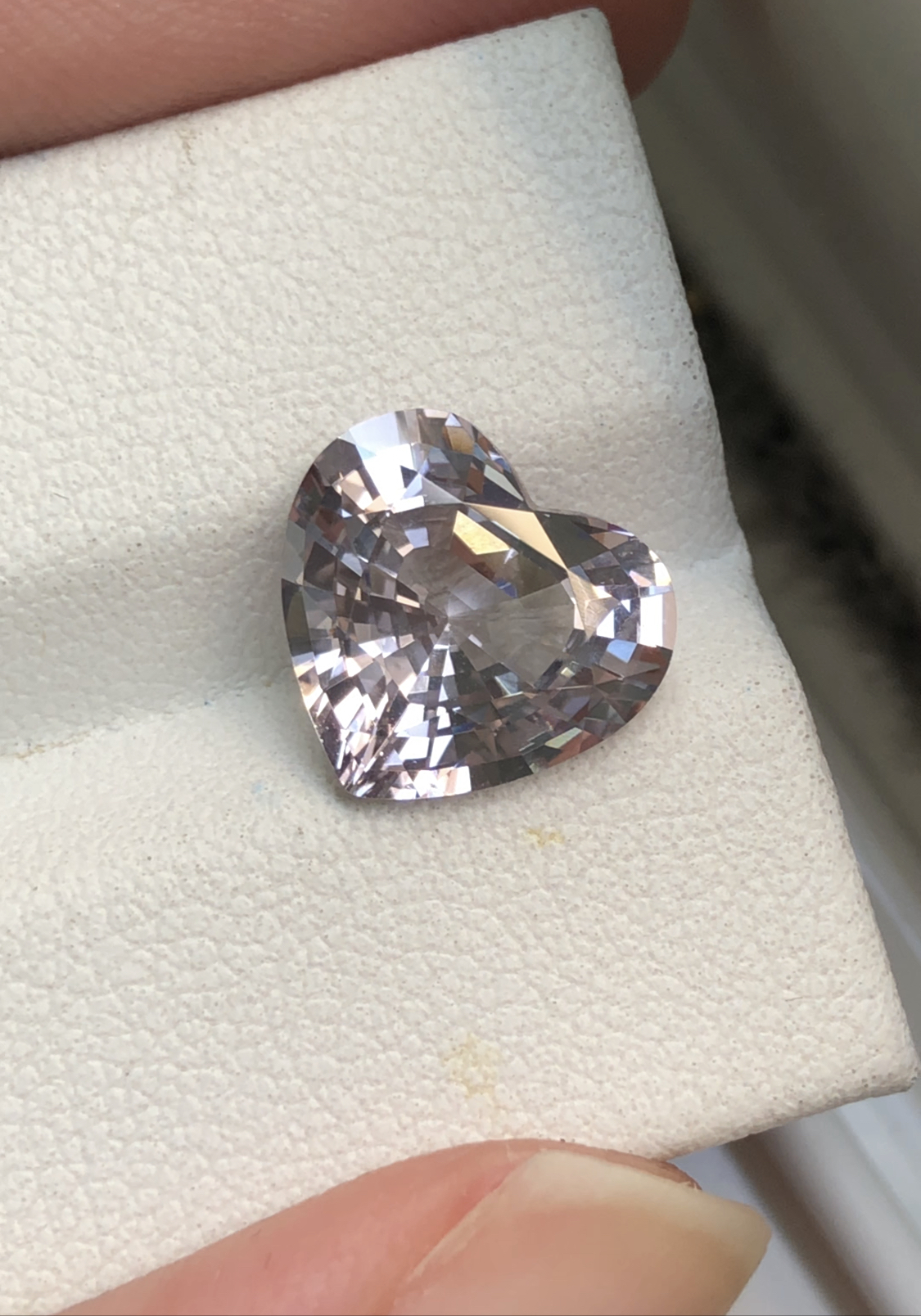 Silver Spinel 4.38ct. 
