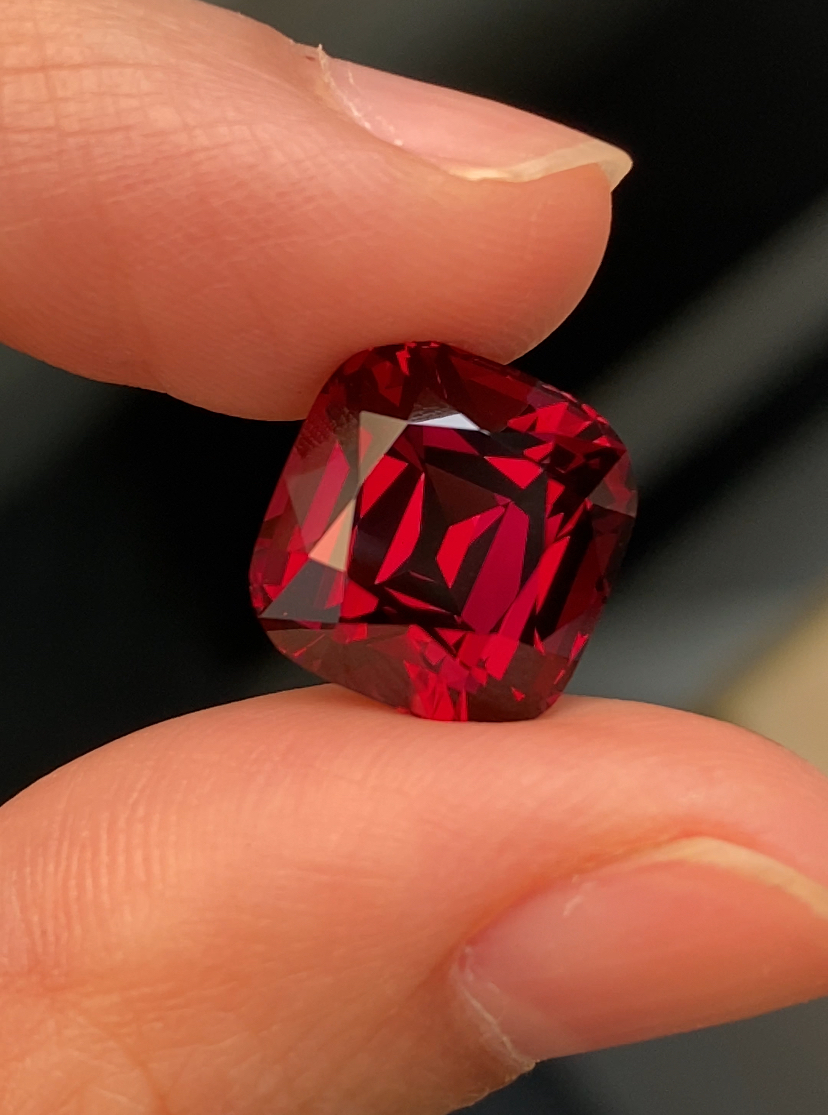 Umbalite Garnet 9.36 CT.